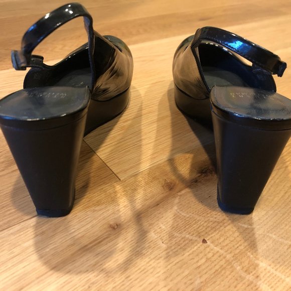 Stuart Weitzman Slingback Pumps - size 5 1/2 - black PATENT leather - Picture 5 of 5